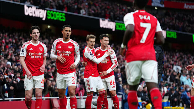 Автогол Рюттера. Арсенал залишився лідером Прем'єр-ліги, здолавши Брайтон