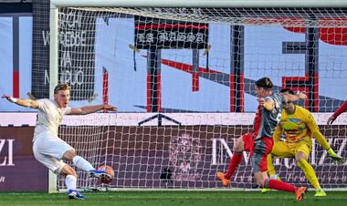 Дубль Хойлунда. Наполи уверенно победил Кремонезе