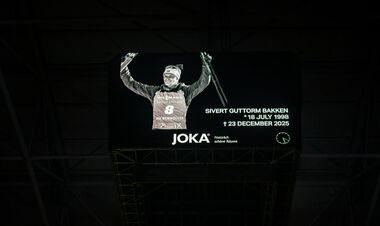 ФОТО. Биатлонисты отдали честь Баккену и Дальмайер на Рождественской гонке