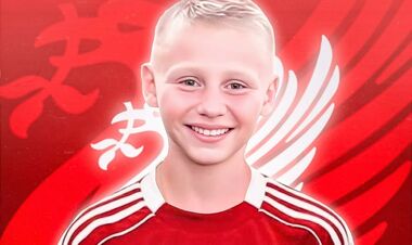 ОФИЦИАЛЬНО. Ливерпуль подписал талантливого украинского полузащитника