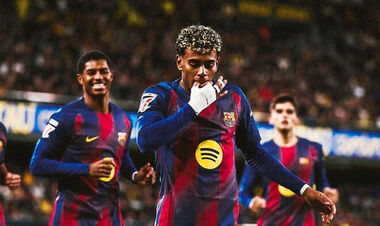 З нагородами в руках: Ямаль поділився атмосферними фото з ОАЕ