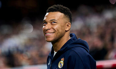 ФОТО. Проігнорував нагородження. Мбаппе наживо переглянув матч КАН