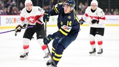 Молодежный ЧМ по хоккею. Камбэк и победа одного из фаворитов