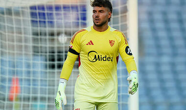 ОФІЦІЙНО. Севілья розірвала контракт з ексворотарем збірної Іспанії