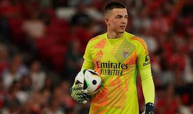 Вратарь сборной Украины попал в десятку самых дорогих киперов планеты