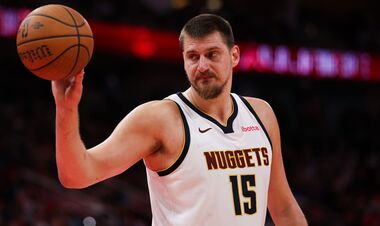 Денвер сообщил сроки восстановления Йокича после травмы колена