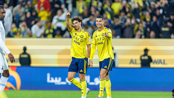 ВІДЕО. 957-й. Роналду забив гол попереком після удару Фелікса