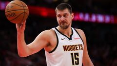 Денвер повідомив терміни відновлення Йокича від травми коліна