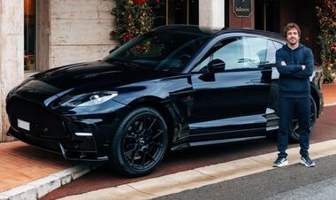 ФОТО. Дворазовий чемпіон Ф1 вразив різдвяним подарунком за $260 000