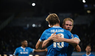 Наполи – Спортинг – 2:1. Два гола Хойлунда, две передачи КДБ. Видео голов