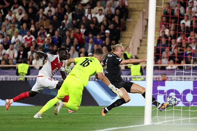 ВІДЕО. Гол у роздягальню. Холанд оформив дубль для Ман Сіті у грі з Монако