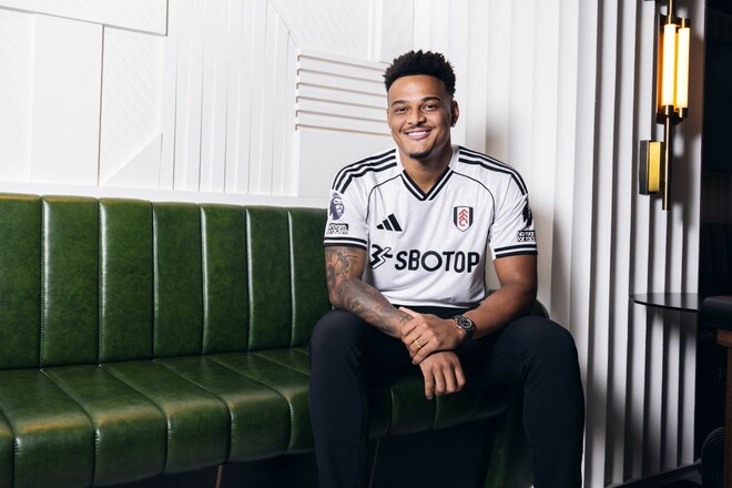 ОФІЦІЙНО. Фулгем продовжив контракт з бомбардиром команди