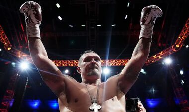 Усик лаконично ответил, будет ли нокаутировать Уайлдера в мегафайте