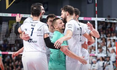 Команди українців зустрілись у ПлюсЛізі та визначили лідера таблиці