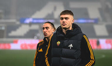 Рома согласовала трансфер Довбика за границу. Решение за Артемом