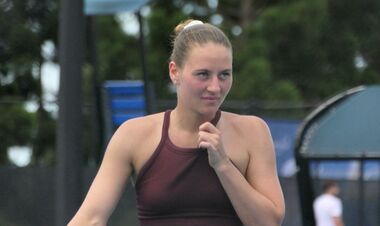 ВИДЕО. В ожидании соперницы: Костюк провела тренировку на кортах Брисбена