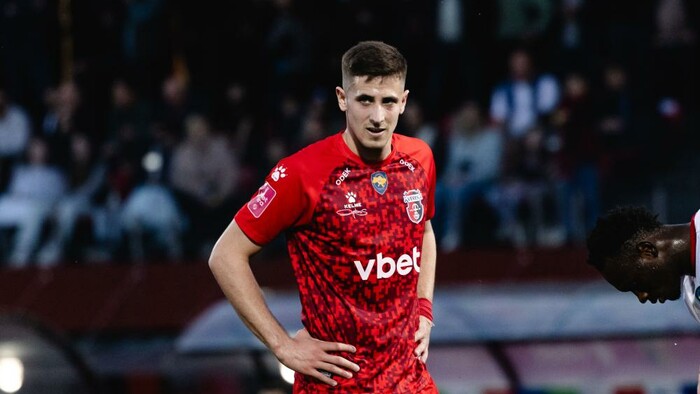 ОФІЦІЙНО. Український клуб достроково припинив контракт з легіонером