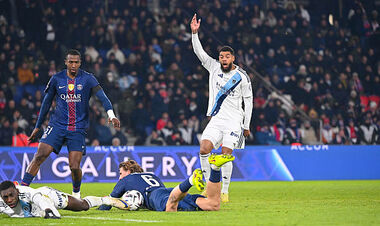 ВІДЕО. Суперечливий фол Забарного. Грав корпусом чи жовта й пенальті?