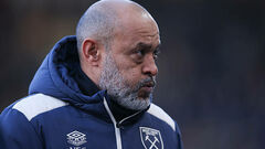 Игроки клуба АПЛ недовольны тренером. Руководство определило его будущее