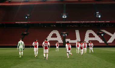 Товариські матчі, 5 січня. Розгром від Аякса, фіаско Боруссії М