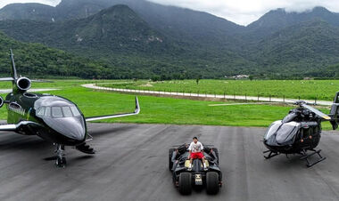 ФОТО. Неймар показав свою колекцію розкішного транспорту на мільйони