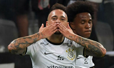 У Шахтаря напружені відносини з відомими клубом. Чималий борг і обман