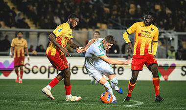 ВИДЕО. Вышел, забил и ушел. Довбик получил травму в матче Ромы против Лечче