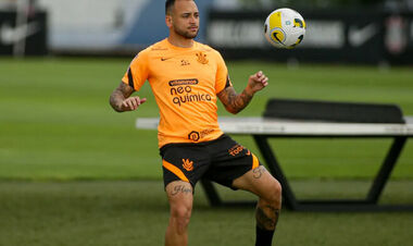 Коринтианс вернулся к прежнему предложению в торгах с Шахтером по Майкону