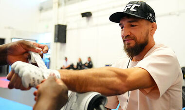 Амосов удивил деталями контракта с UFC: «Пожизненное рабство»