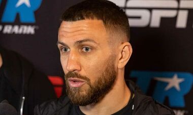 «Научитесь прощать». Ломаченко впервые за долгое время вышел на публику