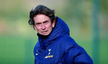 Зрада чи випадковість? Чому тренер Шпор пив каву з лого Арсеналу