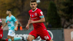 ФОТО. Капитан клуба УПЛ стал отцом. Жена родила футболисту сына