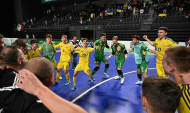ФОТО. Як збірна України U-19 святкувала перемогу над Італією