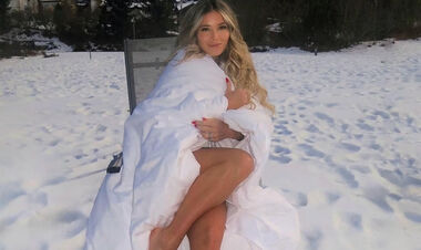 ФОТО. Итальянская журналистка разделась в горах и показала красоту