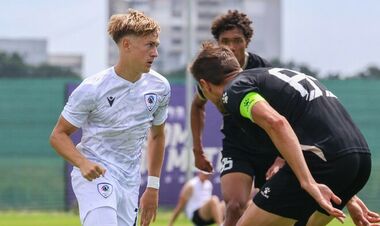 Источник: бывший топ-менеджер ЛНЗ переманил украинца за границу