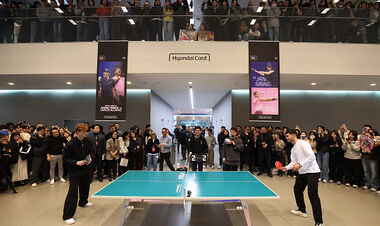 ВІДЕО. Сіннер та Алькарас зіграли у настільний теніс перед матчем в Інчхоні