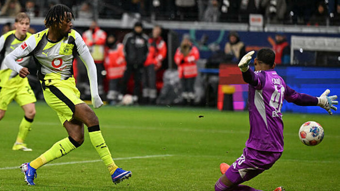 Устроили перестрелку. Айнтрахт и Боруссия открыли 2026 год в Бундеслиге