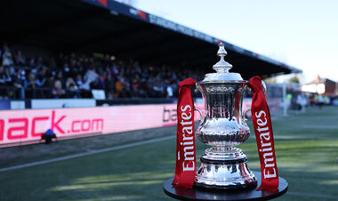 Кубок Англії. 10 голів Ман Сіті, Бернлі забив 5 м'ячів, перемога Брентфорда