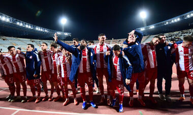 Жовта для Яремчука. Олімпіакос виграв матч і залишився лідером у Греції