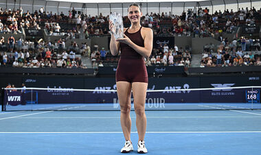 ФОТО. Костюк получила утешительный приз после финала WTA 500 в Брисбене