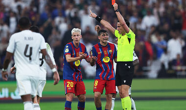 ВИДЕО. За что де Йонг получил красную на 90+1 минуте матча Барселона – Реал