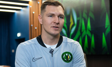 Вратарь сборной Украины прокомментировал подписание контракта с Полесьем