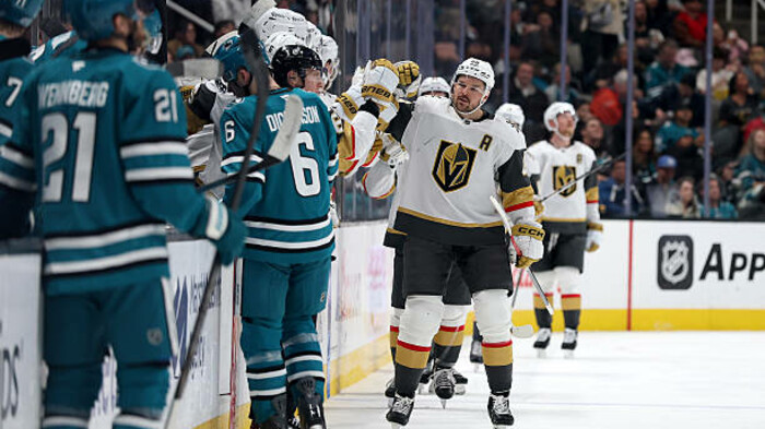 НХЛ. 5 очков форварда, 233 шайбы Стэмкоса, победы Вегаса и Бостона