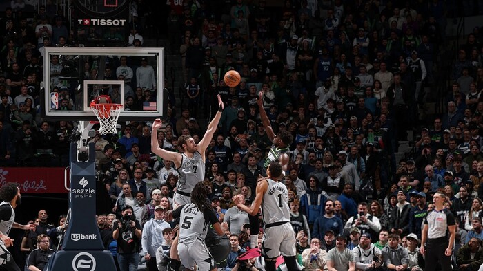 НБА: победа Оклахомы, камбэк Миннесоты, Торонто в ОТ одолел Филадельфию