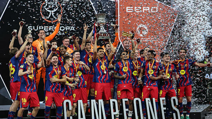 Суперкубок Іспанії. Історія: Барселона взяла 16-й трофей, скільки у Реала?