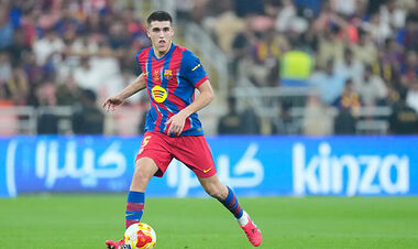 ВИДЕО. Защитник Барсы показал непристойный жест фанатам после игры с Реалом