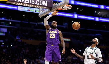 Леброн Джеймс выйдет на матч с Сакраменто с особой нашивкой на форме