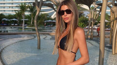 ФОТО. Жена футболиста сборной Украины покорила идеальной фигурой на пляже