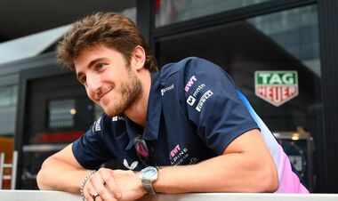 Пилот, которого выгнали в начале сезона, полностью покинул команду Ф1