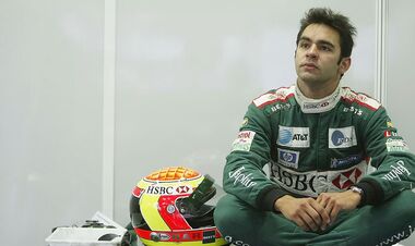 ВИДЕО. Напал на незнакомца, защищая сына. Экс-пилота Ф1 арестовали в США